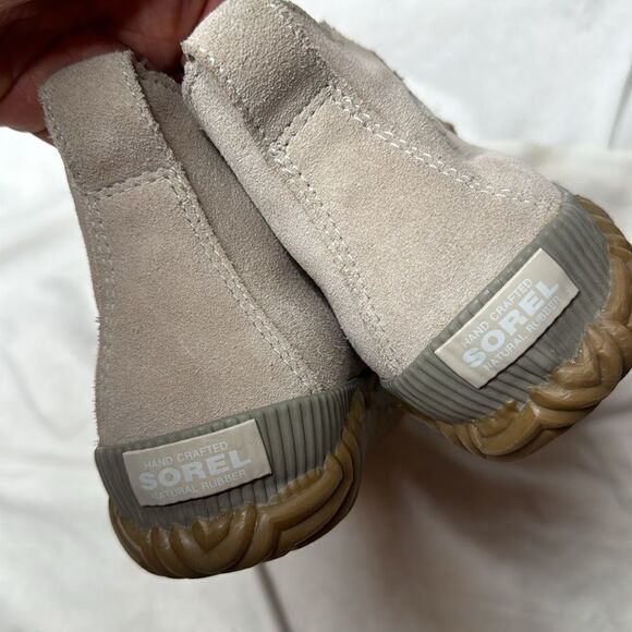 Sorel Out N About Plus Taupe Suede Duck Ankle Boots. Size 6. - Picture 9 of 12